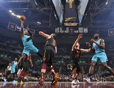 黄蜂飞奔对手,兰佩尔特破门而入 黄蜂飞奔对手,兰佩尔特破门而入