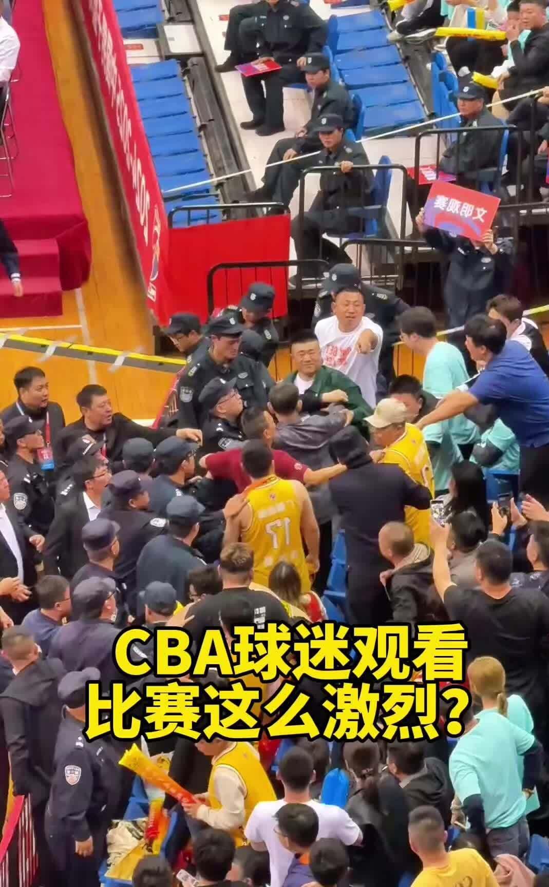 球员技术过硬,现场观众欢呼!的简单介绍 球员技术过硬,现场观众欢呼!的简单介绍