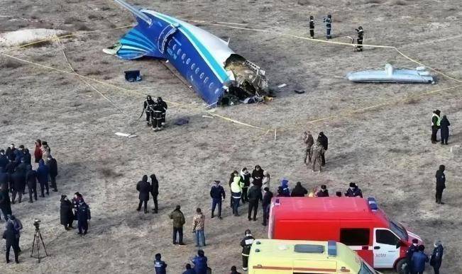 法国险胜阿塞拜疆,小组领先实力明显 法国险胜阿塞拜疆,小组领先实力明显