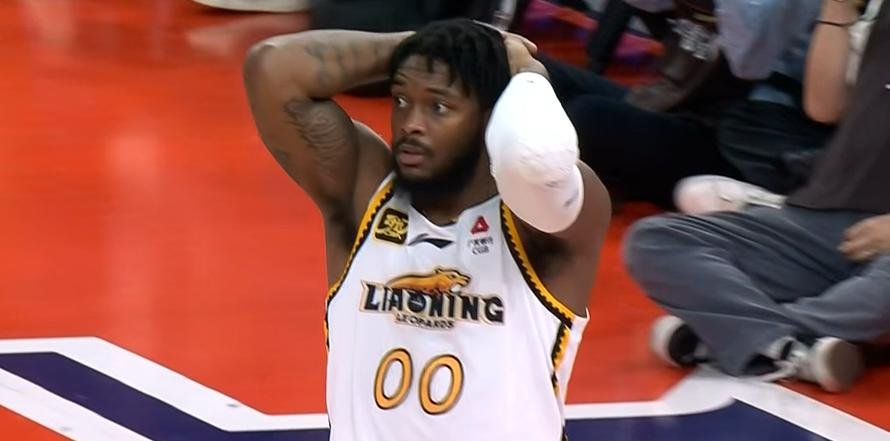 上海男篮惜败浙江队,惊险比分落败的简单介绍 上海男篮惜败浙江队,惊险比分落败的简单介绍