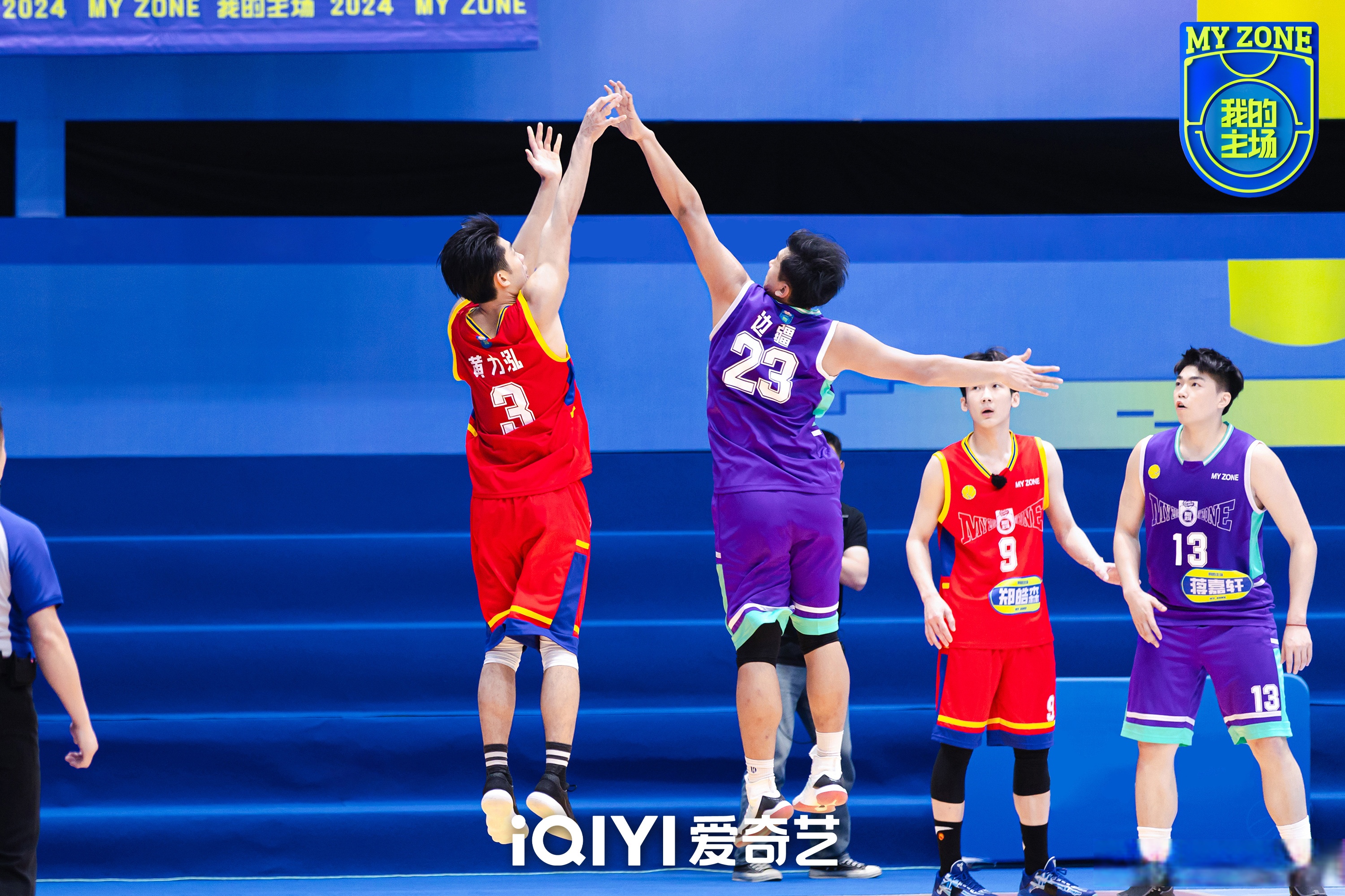 我队主场之战，全体球员斗志昂扬精神饱满的简单介绍