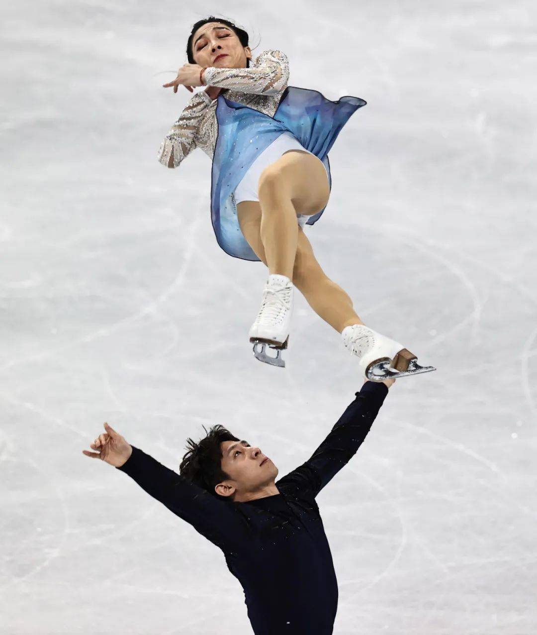 意大利拳击选手奋勇拼搏,圆梦金牌 意大利拳击选手奋勇拼搏,圆梦金牌