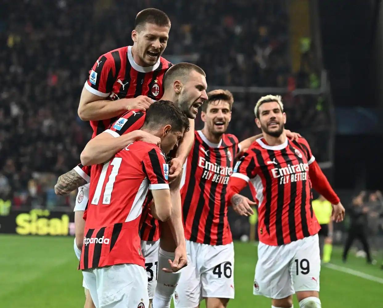 关于AC米兰后防大将受伤,球队备战受挫的信息 关于AC米兰后防大将受伤,球队备战受挫的信息