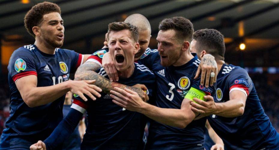 包含罗马尼亚队成功逆转战局，晋级进入欧洲杯淘汰赛的词条